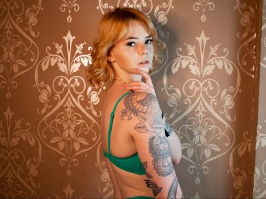 SuzieTattooed HD Webcam Anal